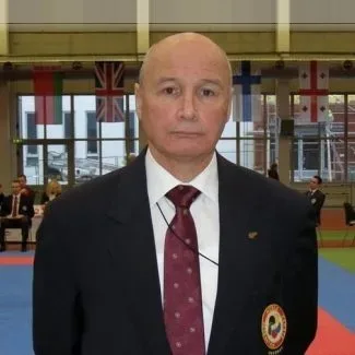 Юрий Лахтиков