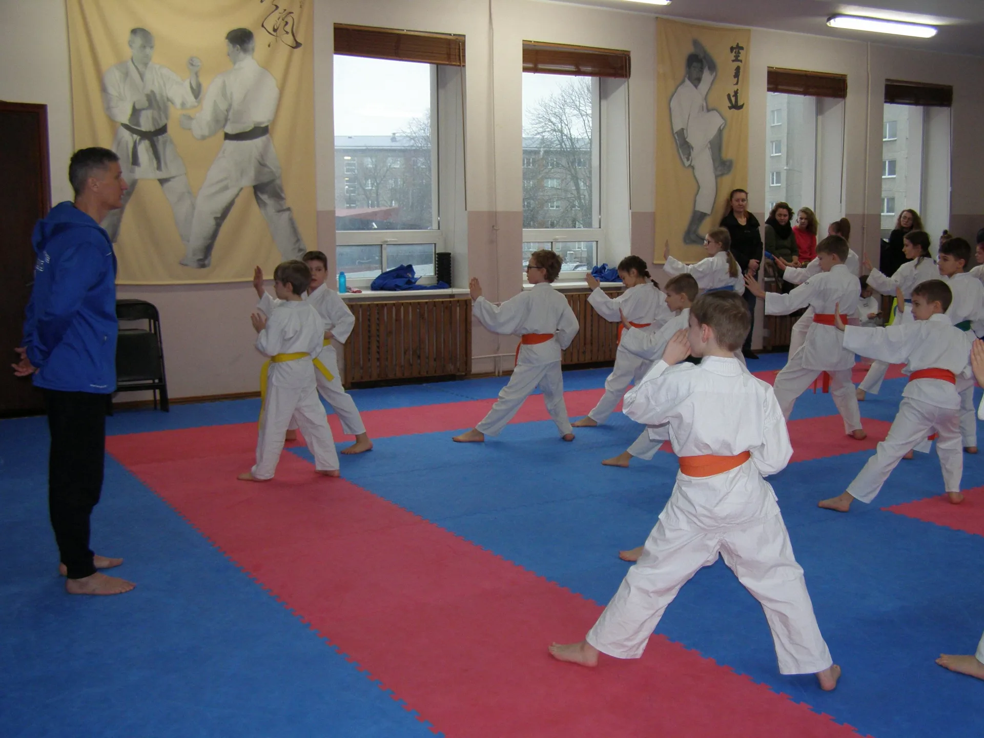 SK BUDO klubivõistlused — osalejad tatamil